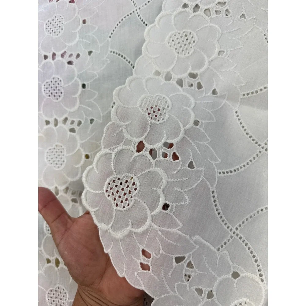 Vintage White Eyelet Lace Table Runner Floral Scalloped Edge Cutwork 41x11